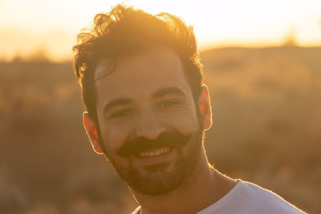 آقای رضا بای (35 ساله)